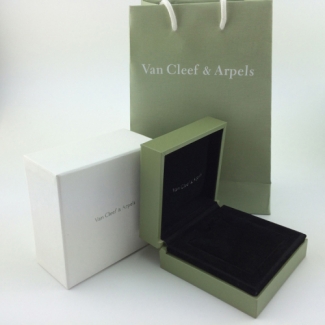 Ordinary Van Cleef & Arpels Ring and Earrings Box (Box and Shopping Bag)